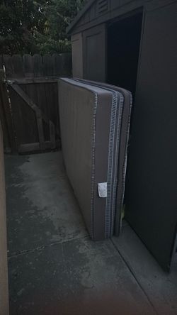 Full size mattress