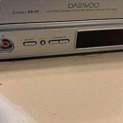 DAEWOO VHS/DVD Player 