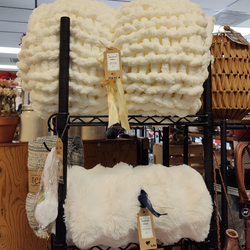 NEW Chunky Knit Winter White Queen Blanket