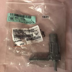 Samsung Hinge Assembly Part # DC97-16753A Brand New  Selling for $45 Shipping $8.95 https://offerup.com/redirect/?o=aHR0cHM6Ly9xdWFsaXR5YXBwbGlhbmNlcG