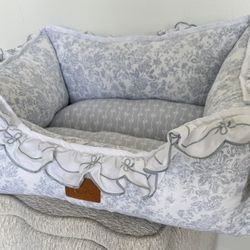 PET Bed