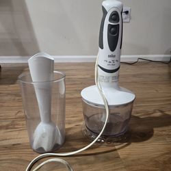 Move out sale: Braun 300 Watt Immersion Hand Blender with Chopper