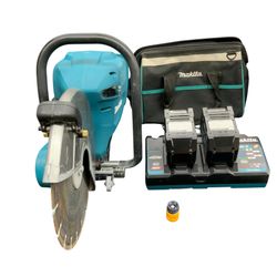 Makita GEC01 Cement/Cut Off Saw 80V 2 40V Battery’s Charger And Bag In Excellent Condition 
