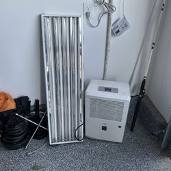 Grow Light And Humidifier 