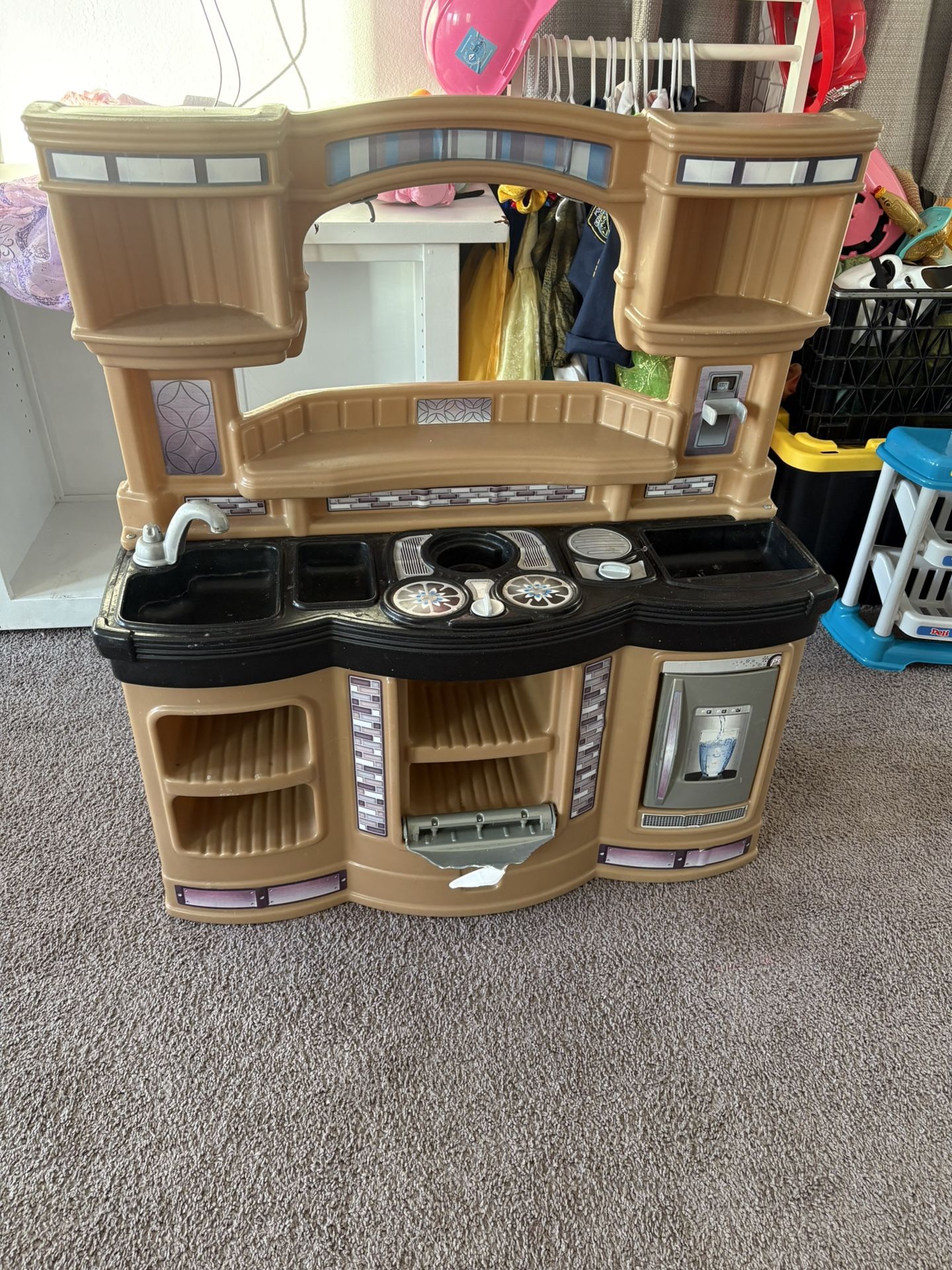 Toy Kitchen And Small Grocery Store