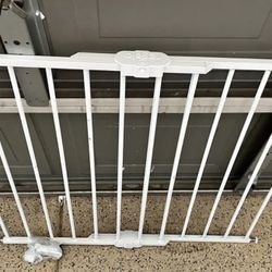 Wide Safety Gate / Pet Gate - Fits Openings 24” - 40.5”