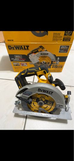 DeWalt 20V Brushless Circular Saw DCS573B