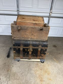 UNIQUE  VINTAGE TRUNK / CHEST  AND VINTAGE STORAGE WOODEN BOX . $50.00   FOR BOTH  OR BEST OFFER.