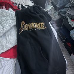 Supreme Hoodie 