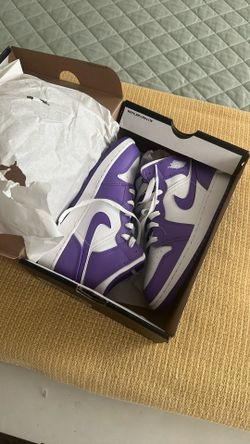 Air Jordan’s 1 MID