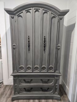 Armour/cabinet