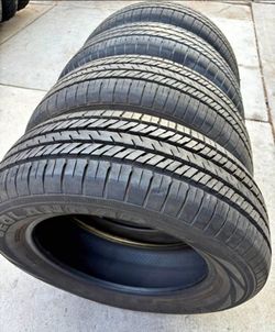 225/65r17 yokohama Tires Con 80% de vida las 4