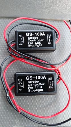 2pcs GS-100A Car Flash Strobe Controller Box Module for LED Brake Tail Stop Light Car styling