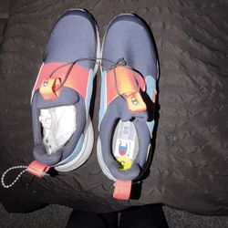 Champion Sneakers Size 5.0 Women