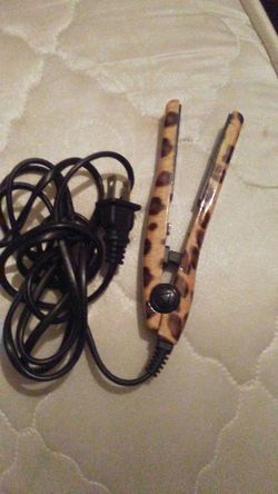 cheetah print TS-2 mini Styling Iron