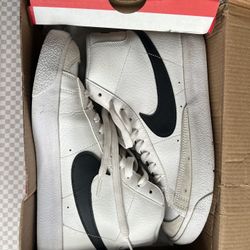 Nike Womens 7.5
