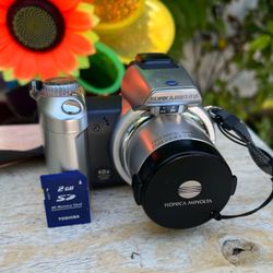 Konica Minolta DiMAGE Z2 Digital Camera