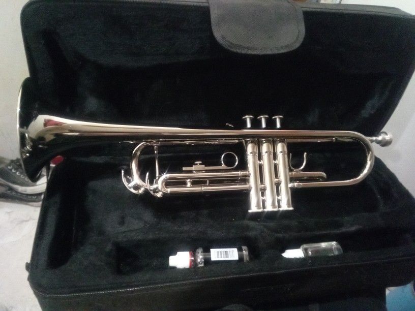 SKY TRUMPET AND VITO  LEBLANC CLARINET