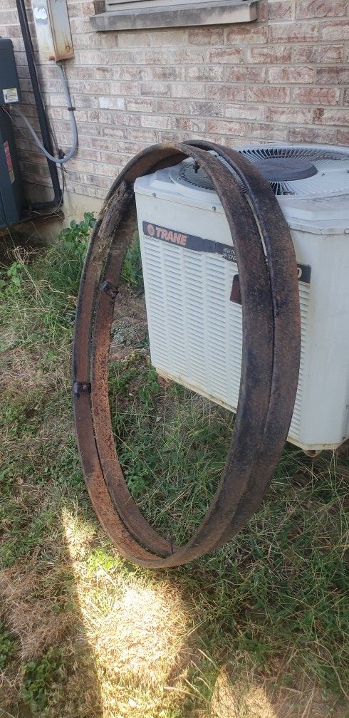 Antique Wagon Wheel Steel Tires And Hub Parts
