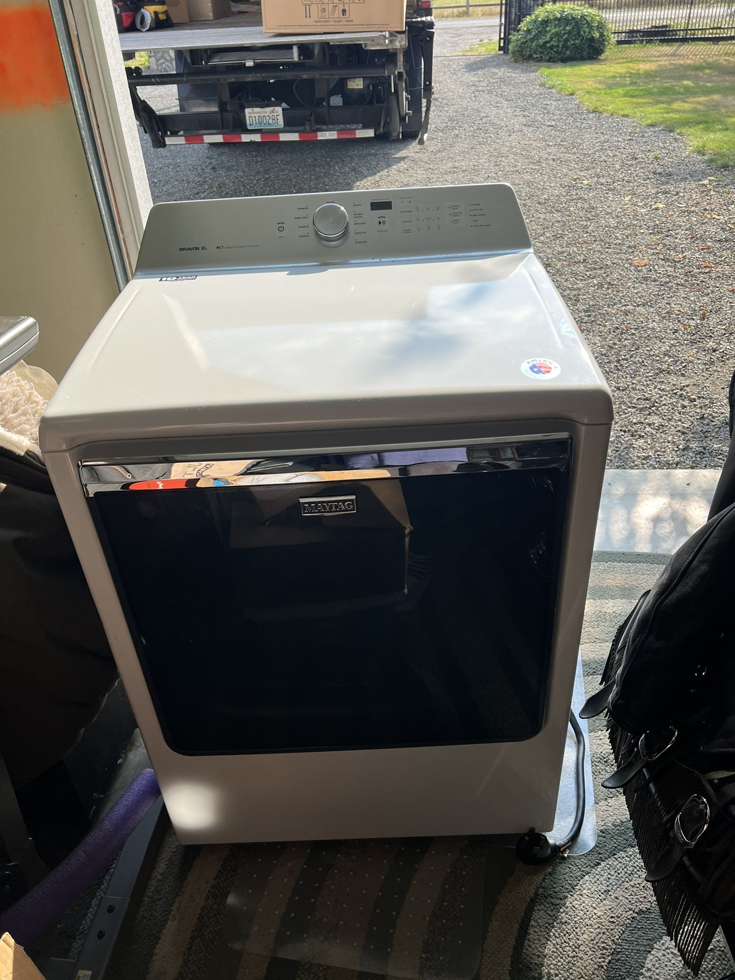 Maytag Bravos XL white electric dryer