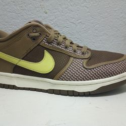 Nike Undefeated x Nike Dunk Low SP "Canteen" sneakers