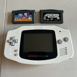 White Gameboy Advance with SPACE CHANNEL 5 