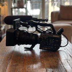 Sony FS5 Documentary Kit + Sony 18–110mm G Lens – Ready to Film