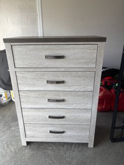 Dresser