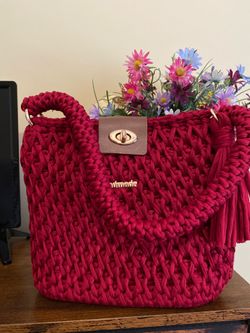 Red shoulder bag luxury
