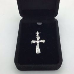 14K White Gold Twisted Design Diamond Cross Pendant, 7.4 Grams 💵  💳  💵  Cash and Card Accepted