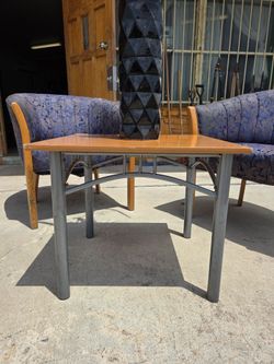 ​✨ Small Wooden Accent Table with Metal Frame! ✨