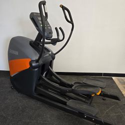 Octane Fitness XT-4700 Elliptical Cross Trainer