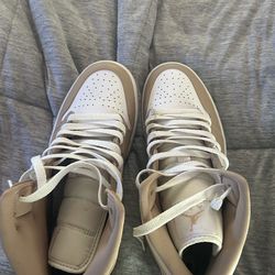 Jordan 1 mid tans