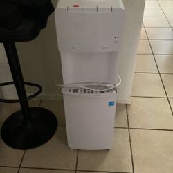 Water Dispenser 