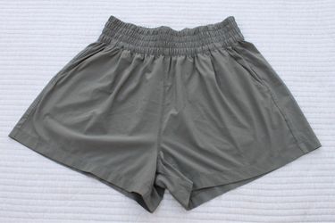 Vuori Women's Olive Green Athletic Shorts Size Small Elastic Waistband