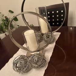 Centerpiece For Dining Table  And Bar Stool