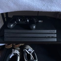 PS4 Pro (1tb)