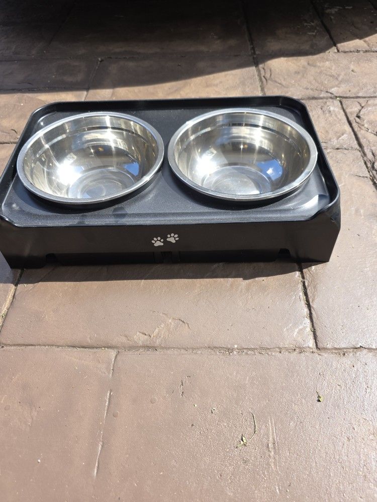 Elevating Dog Bowl Unit