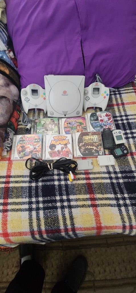 Sega Dreamcast Complete With Games