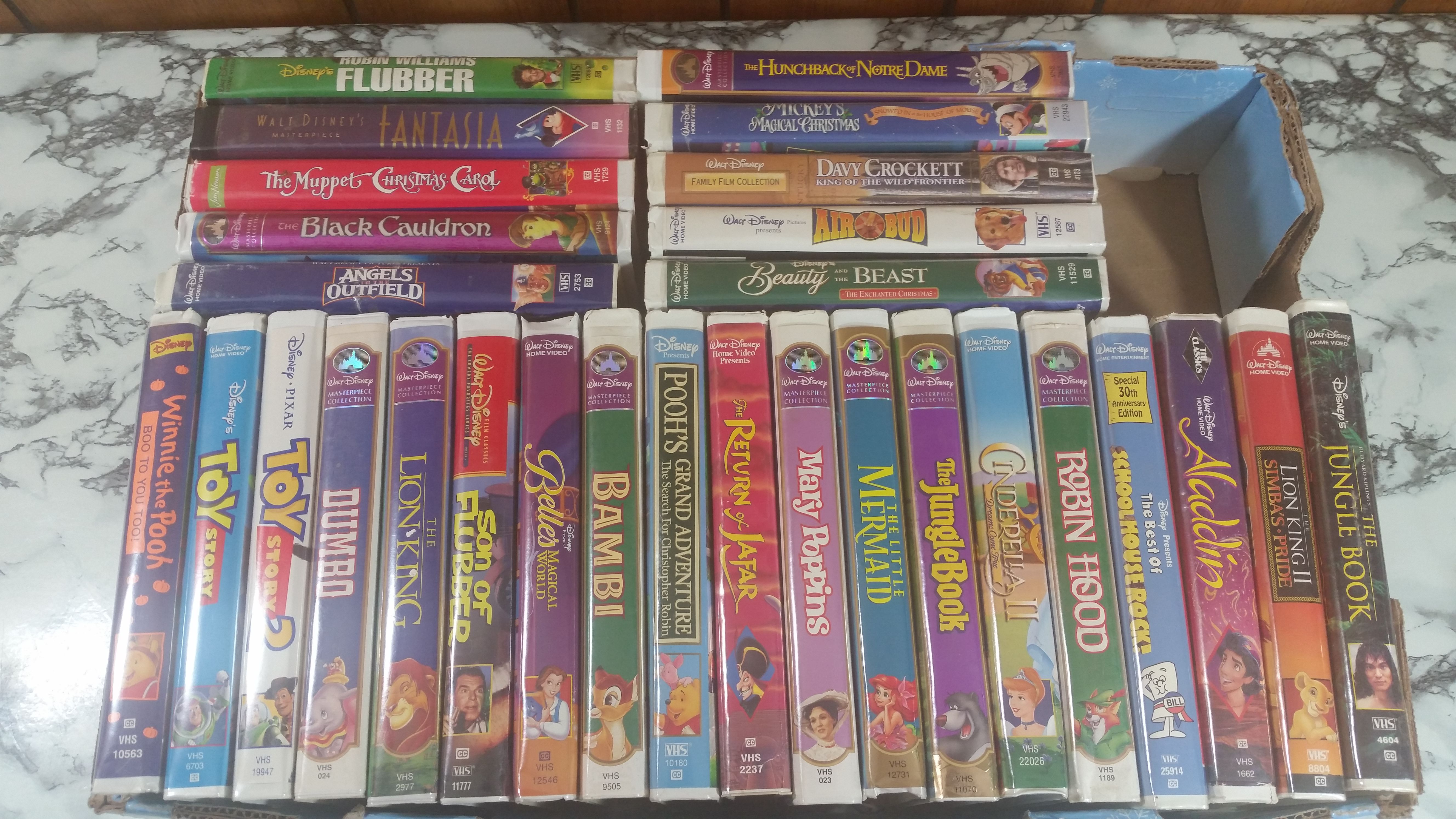30 kids vhs disney cartoon movie lot aladdin dumbo bambi toy Story air bud and more