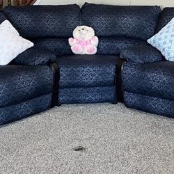 “L” shaped sectional sofa with power recliners