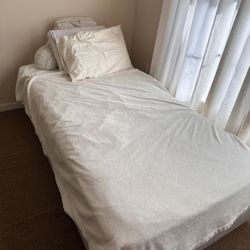 Twin Bed - Bed frame and mattress