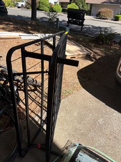 Twin size metal base