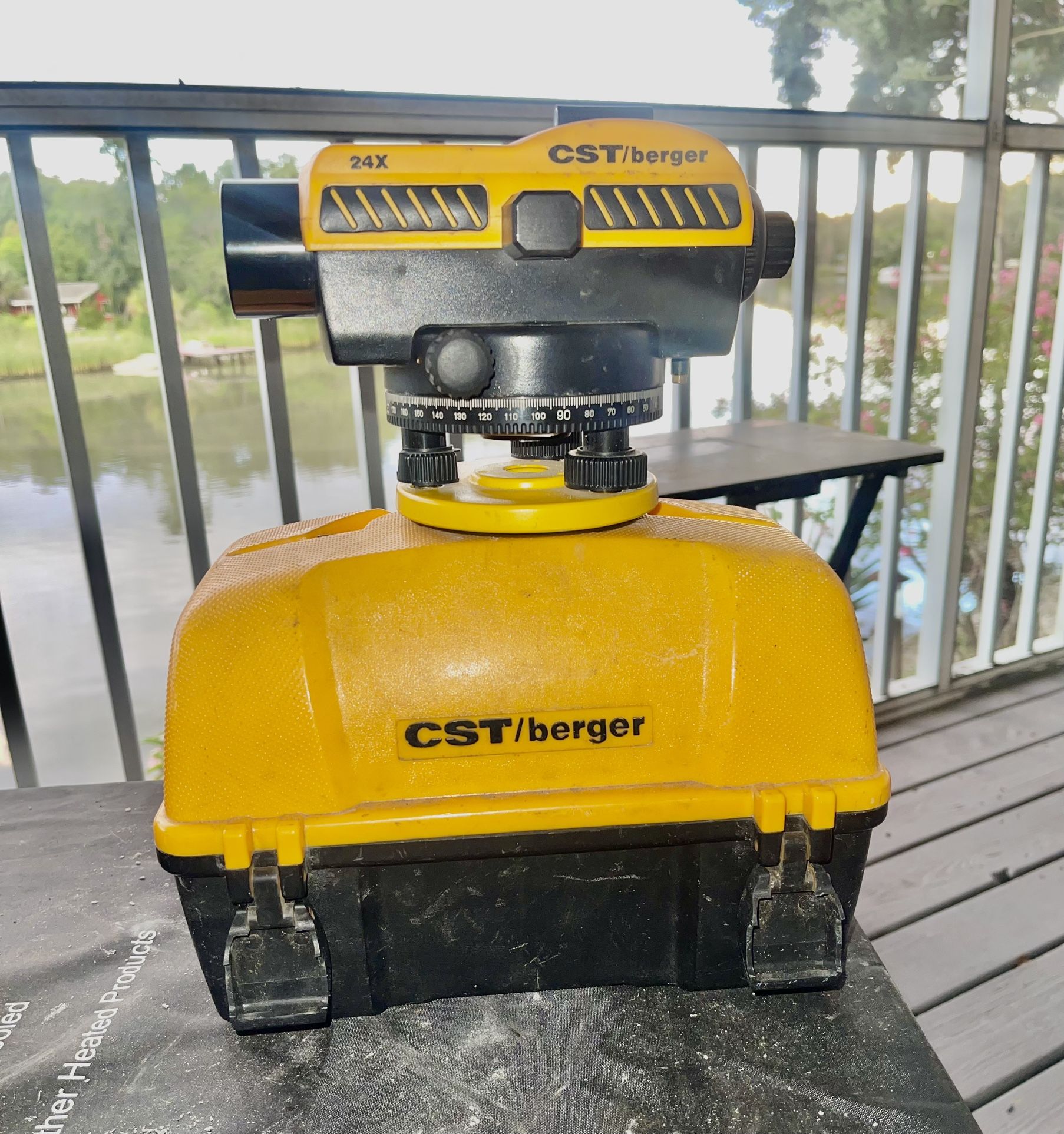 CST Berger 24X. Optical Level T