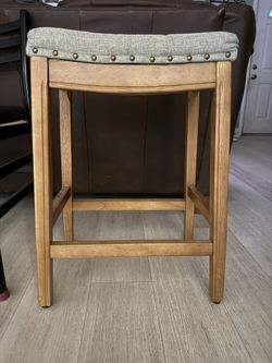 Counter Height Stool / Bar Stool - $15