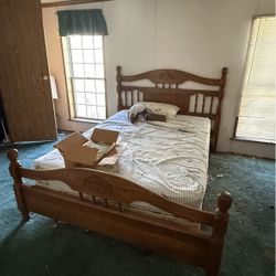 Red Oak Bed & Dresser 