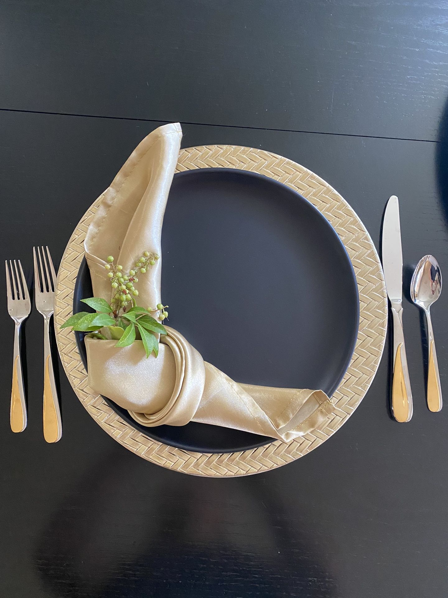 Champagne Gold Satin Napkins (140 Count)