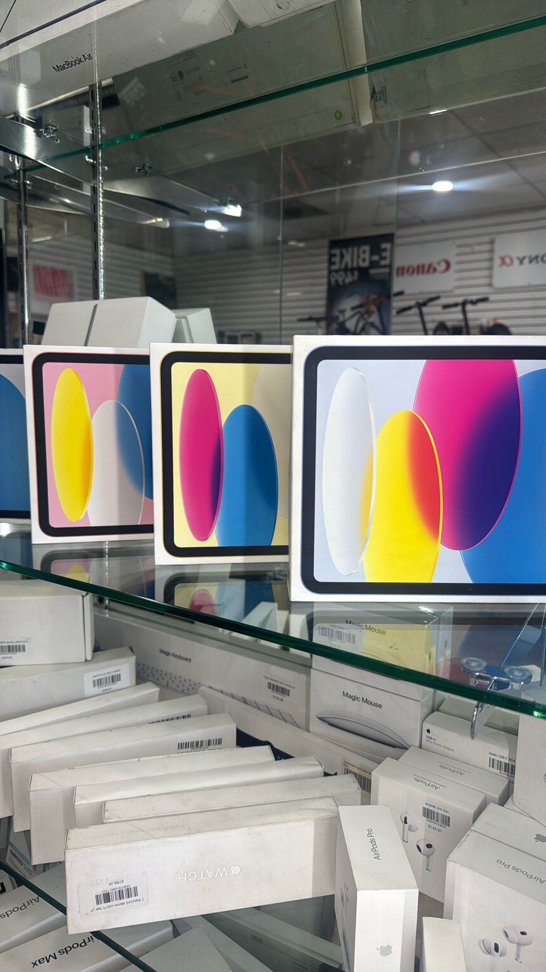 iPad 10th Gen 64gb WiFi / Apple Warranty/ Payment Available