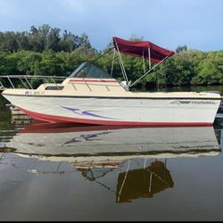 Chaparral 24 Feet - Yamaha 200 HP Saltwater Series.