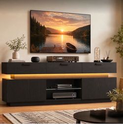 ♥️BRAND NEW TV STAND / ENTERTAINMENT CENTER – STILL IN BOX!
